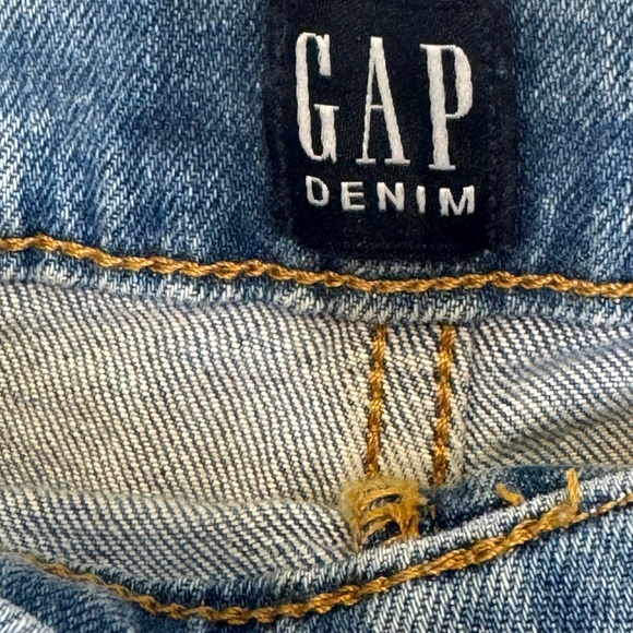 Gap | NWT Pride Embroidered Rainbow Mid Rise Stretch Denim Cut Off Jean Shorts - Picture 10 of 13